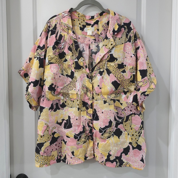 MAEVE Printed Buttondown Surf Shirt, Novelty Printed Cheetah Parrot 100% Linen - Picture 2 of 16